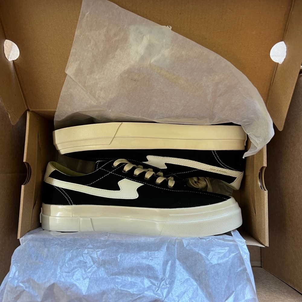 STEPNEY WORKERS CLUB DELLOW S-STRIKE LEATHER SNEAKER
BLACK & WHITE